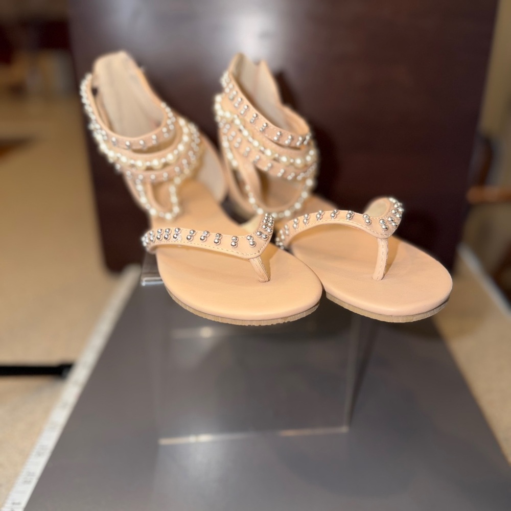 Elegant Tan Sandals with Faux Pearl Accents